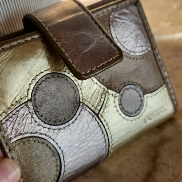 Fossil gold colored genuine leather wallet - Picture 11 of 12